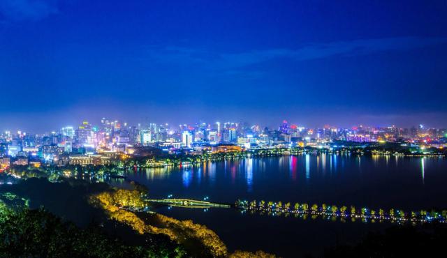 北京|北京人口净流出超10万，这几座城市年均净流入达20万