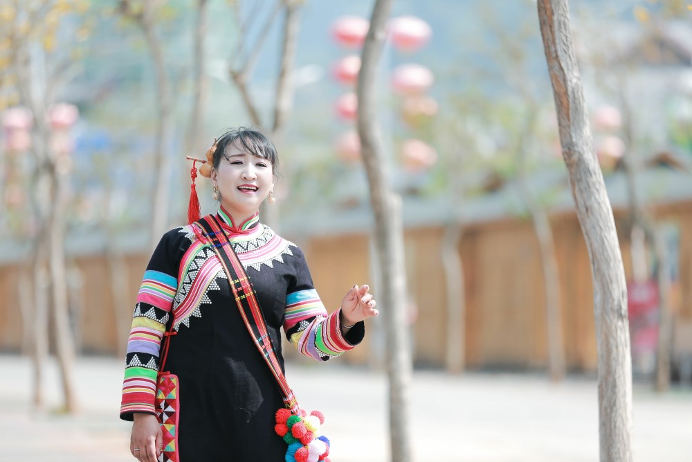 徐子崴携手拉祜百灵李娜倮首唱拉祜语真心爱你尽是人间真爱