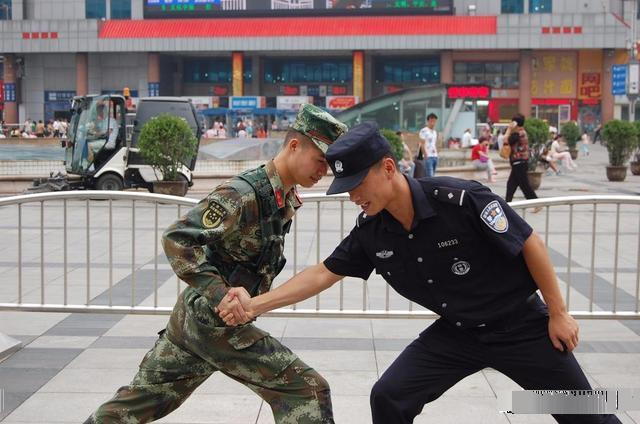 解放军和武警有什么区别原来是这样