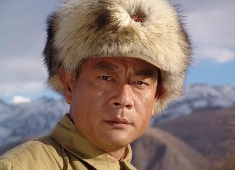 "硬汉"巫刚:43岁与发妻离婚后,从此未娶,今60岁孤独一人