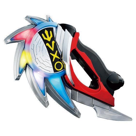 历代奥特曼的变身器和武器可能只有泽塔是直接把头按上去了