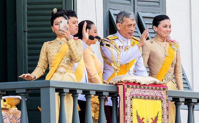 泰国反政府反王室游行升级版红衫军是螳臂挡车还是开辟历史