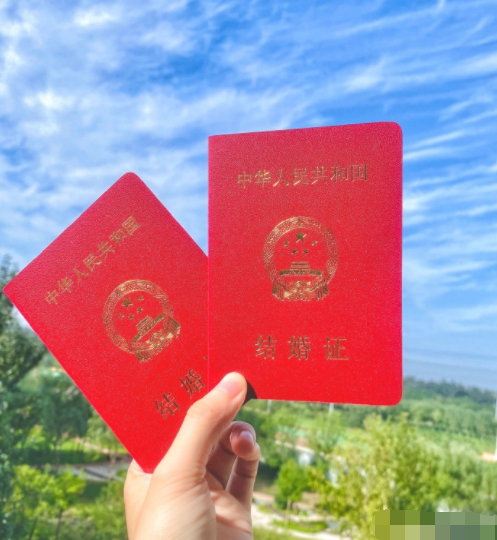 三生三世十里桃花|女星许芳铱结婚，曾给孙俪饰演丫鬟走红，老公是《三生三世》武官