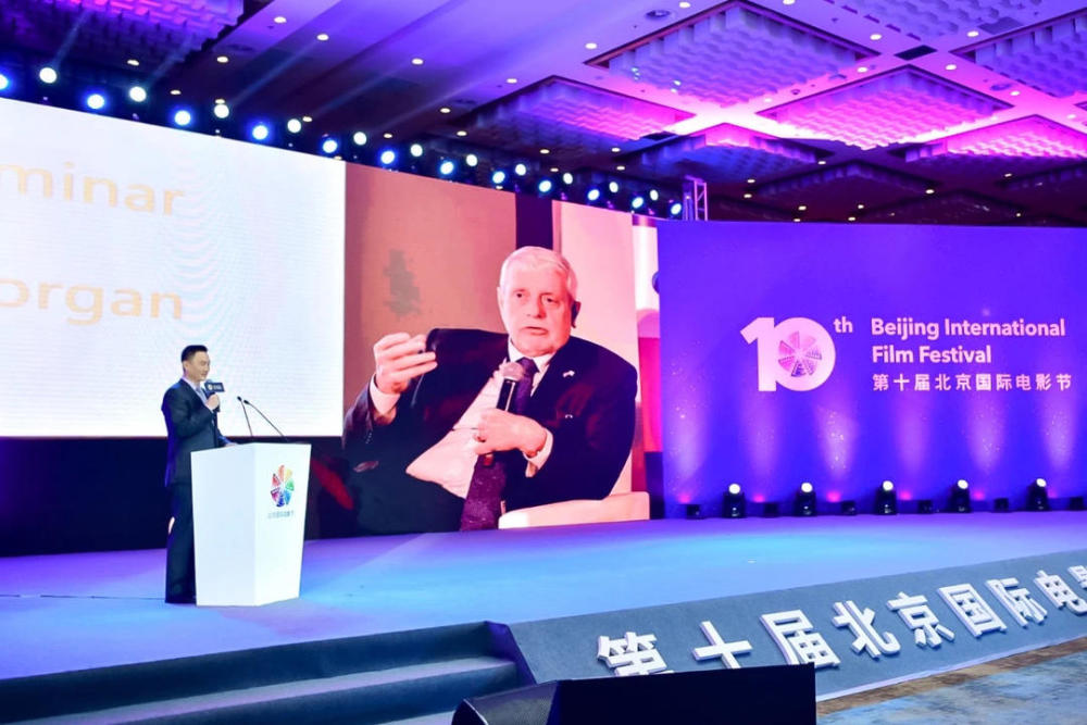 美国电影协会|北京电影节开“好莱坞电影大师班” 《复仇者联盟》导演连线现场