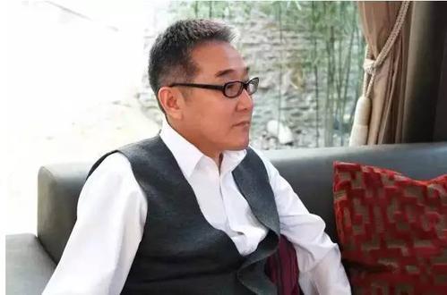 京圈牛人海岩多厉害马未都和王朔在他面前只能自称小弟