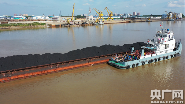 今年开关以来同江港口过货量逆市上扬