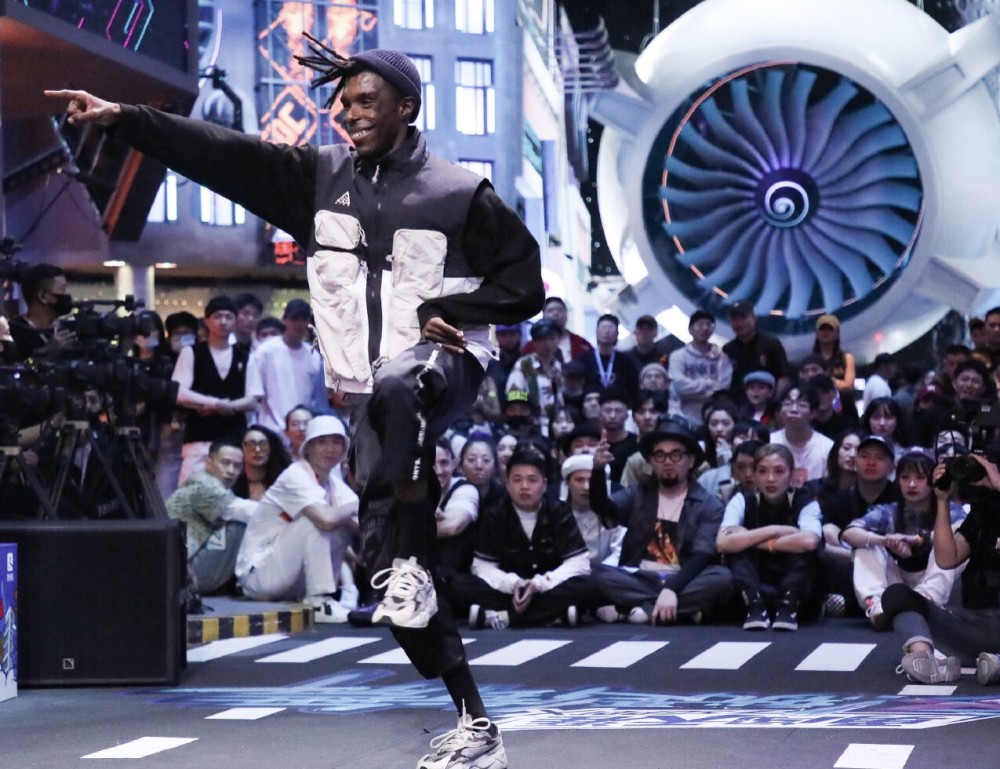 街舞3王一博战队布布和女友nikki疑似分手?或受情绪影响退赛