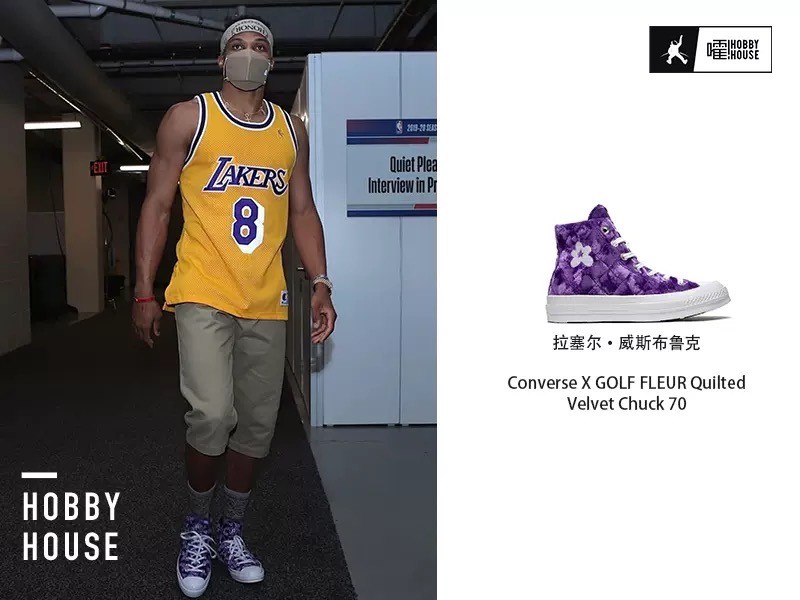 詹姆斯上身黑曼巴球衣致敬科比 麦科勒姆李宁运动裤搭配悟道