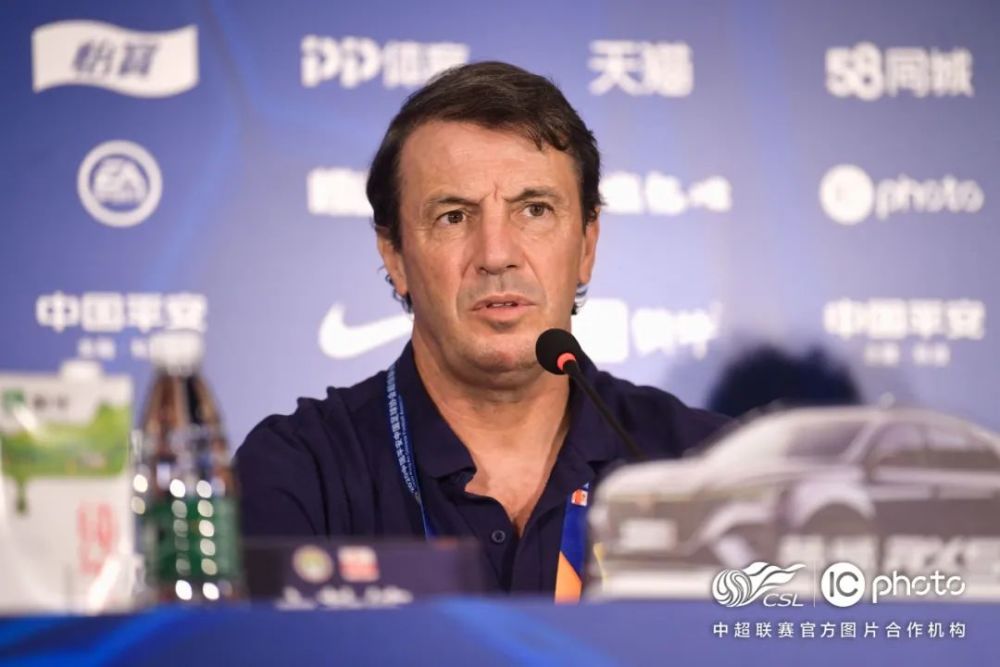 何塞(武汉卓尔队主教练)