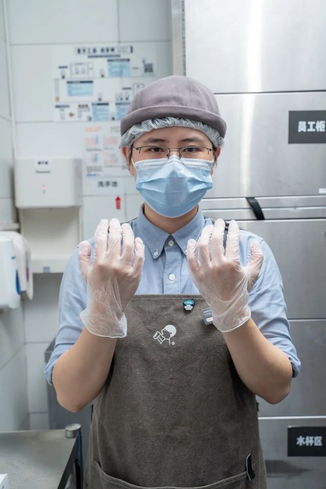 溜进喜茶后厨探一探阿喜表里如一的爱