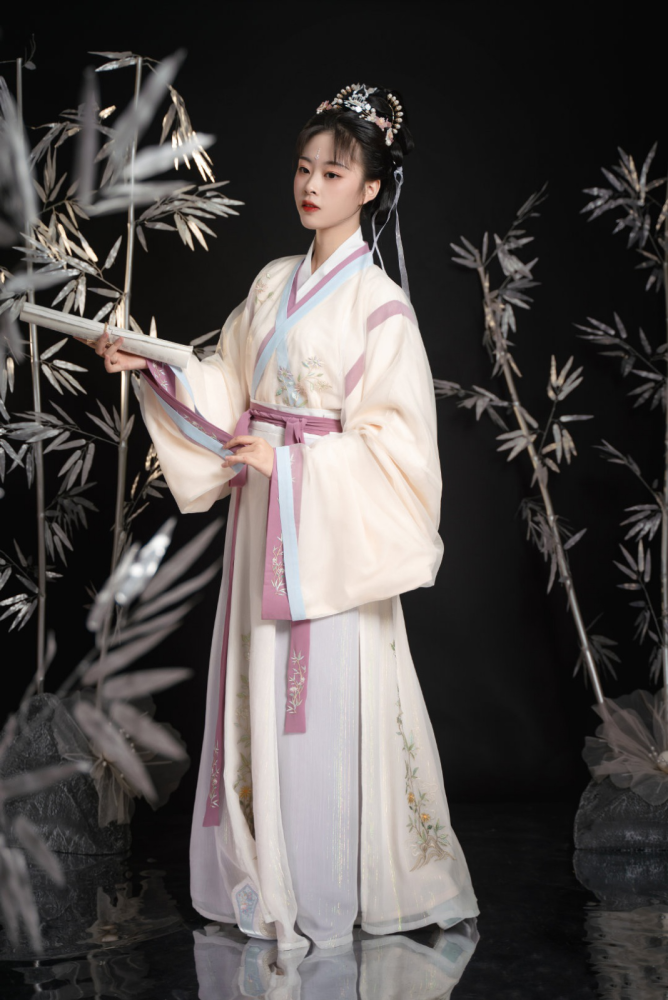 看腻了魏晋风来看看这些传统的晋制汉服带你领略魏晋风尚