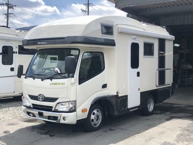 丰田自动挡轻卡房车啥样?配3.0l动力 6at,真正6座6卧