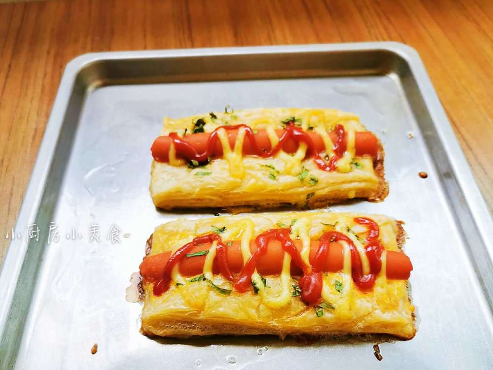 手抓饼新吃法,两块饼放烤箱烤一烤就能端上桌,家人都爱吃