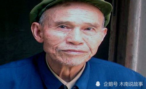 当年飞夺泸定桥22勇士之一的唐进新是这样描述战斗的:2连连长廖大珠等