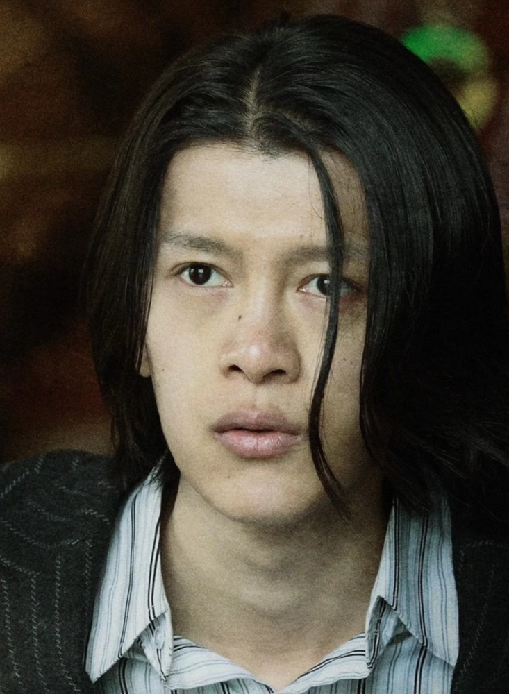 八佰|《八佰》三天十亿，一场戏摔十五次，这位“小”人物有大故事