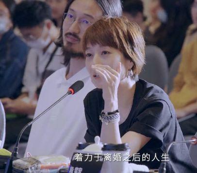 马伊琍|马伊琍首谈离婚后生活，称不应为孩子忍耐，离婚后有权追求幸福