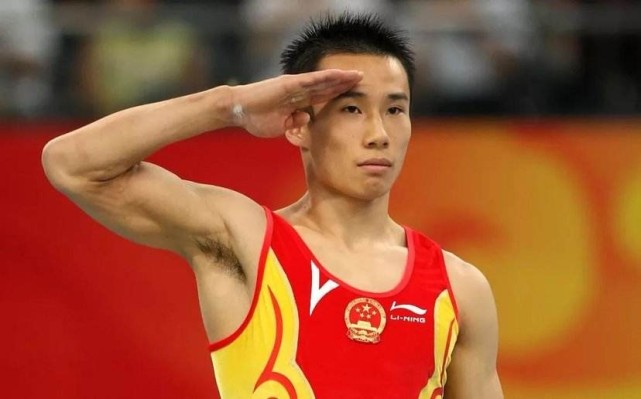 奥运冠军肖钦现状曾因女友诈骗受牵连如今担任领队大校军衔