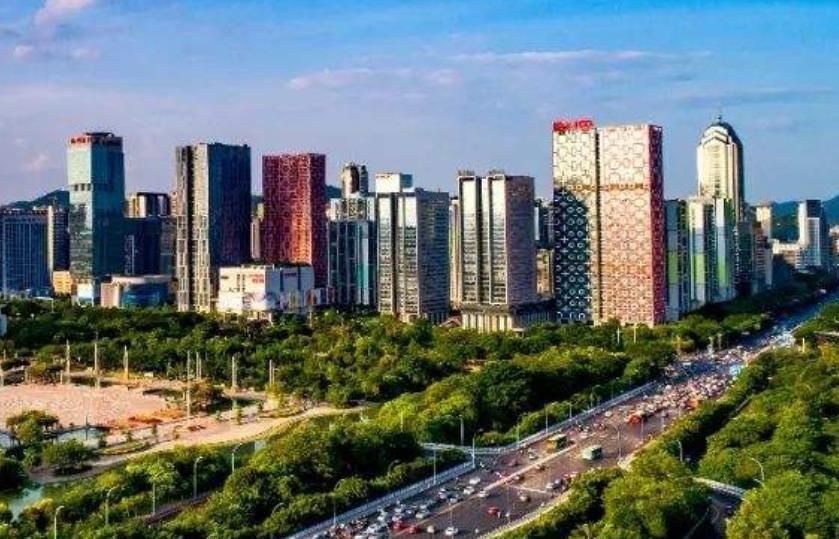 直击广西柳州的城建:最高大楼超过300米,城建在中西部能排第几