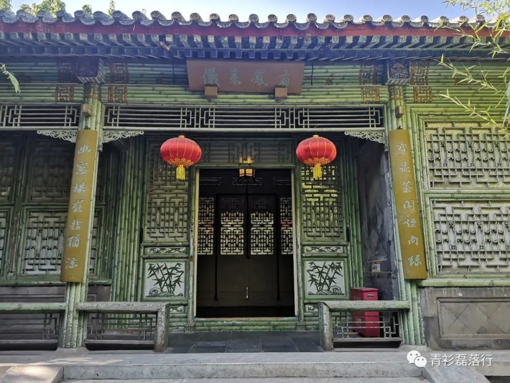 潇湘馆内思黛玉:题帕三绝传情意,窗下闻琴知音听