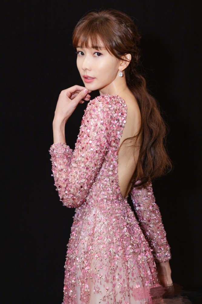 林志玲|不能生育遭日本老公家暴离婚？林志玲发文否认，七夕晒照秀恩爱