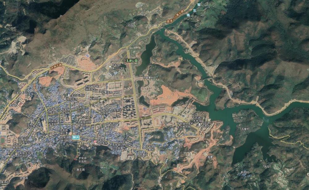 广阔的湖区给罗甸旅游开发创造了不可多得的条件,特别是罗甸县红水河