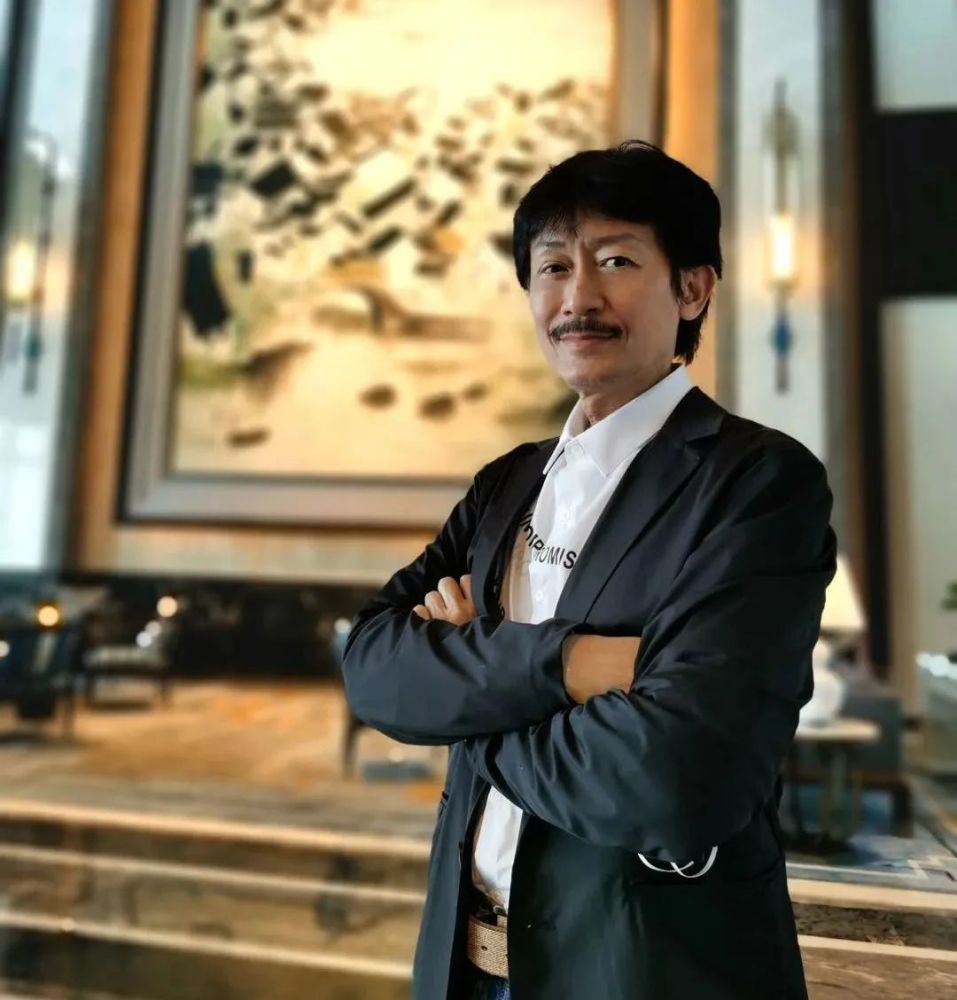 恭喜69岁香港传奇导演陈勋奇抗癌成功后升级当爷爷着急见孙子