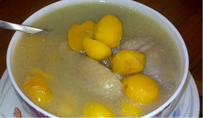 3.鳳眼果煲雞湯