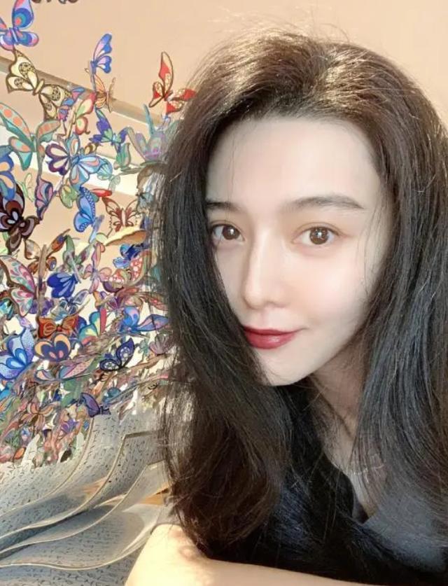 范冰冰|范冰冰深夜与友人约会，凸起的肚子太吸睛，网友：精致的大妈