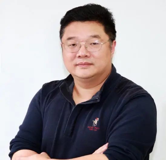 刘红权简介通信信息报社总编辑,山东大学数学系运筹学硕士,管理学博士