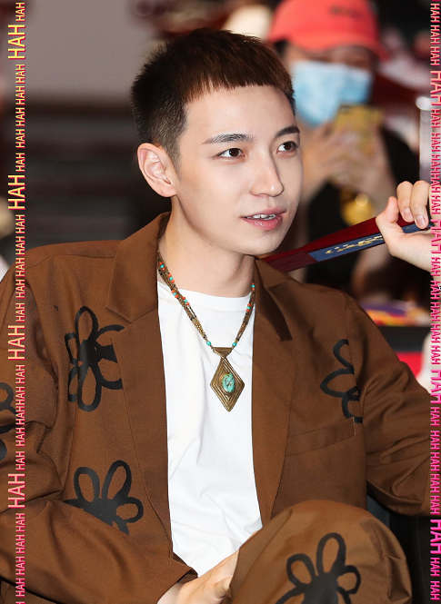 王九龙德云斗笑社透露和毛不易是朋友他们的交友方式很神奇