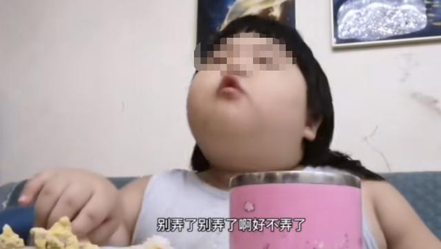 大胃王|3岁女孩被喂成70斤做吃播：无数“大胃王”背后，有多少以命换钱