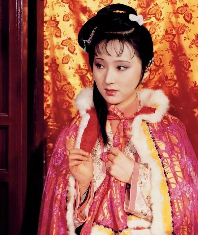 黛玉|黛玉进贾府，贾母哭了两次，一次夸张，一次真实，为何呢？