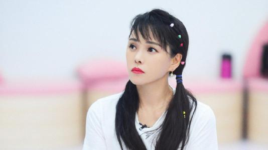 乘风破浪的姐姐|因《浪姐》爆红后：郑希怡结束与英皇的合作，袁咏琳身价涨10倍