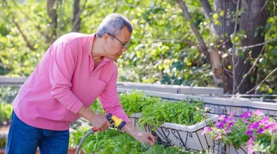 集装箱|53岁大叔把6个集装箱变200㎡豪宅，终于在北京有了自己的家