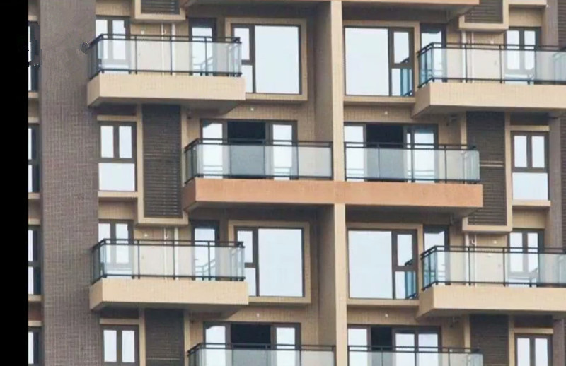 收房一年后悔不当初!阳台选不好,家里成积水潭了_腾讯新闻