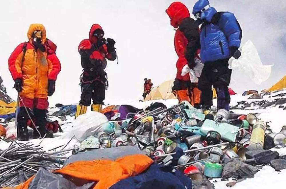 珠穆朗玛峰|如果人在珠穆朗玛峰倒下，100年后尸体会发生什么变化？