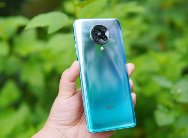 与此同时,友商realme似乎趁虚而入,即将要推出一款k30 ultra的超强