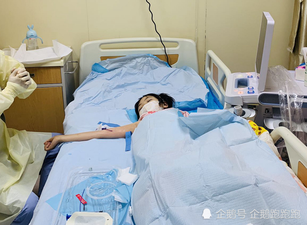 小欣怡|四川10岁女童命悬一线，护士妈妈泪言：愿用阳寿换女儿平安醒来