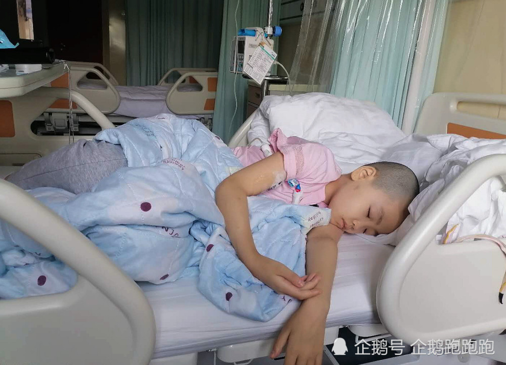 小欣怡|四川10岁女童命悬一线，护士妈妈泪言：愿用阳寿换女儿平安醒来