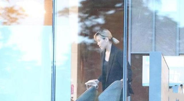 李佳薇|实力歌手李佳薇兼职房产经纪，被逼无奈还是主动为之？