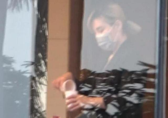 李佳薇|实力歌手李佳薇兼职房产经纪，被逼无奈还是主动为之？