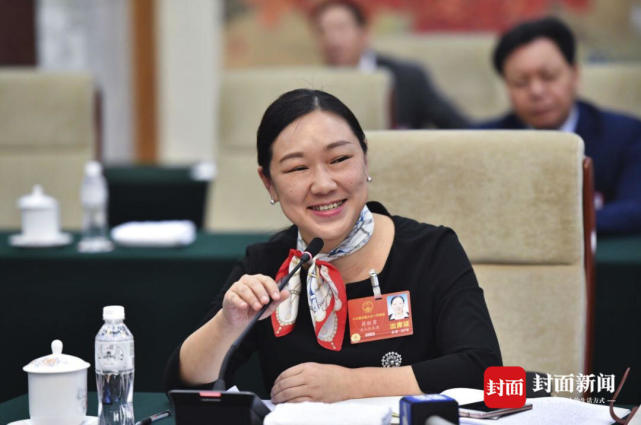 专访芈月传作者全国人大代表蒋胜男大女主更像是一艘船载我们回到历史