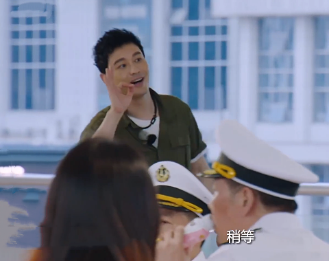 黄晓明|《中餐厅》客人爆满没座位时，黄晓明的做法亮了，素质不是装出来的