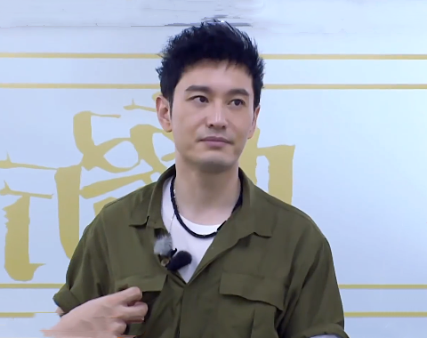 黄晓明|《中餐厅》客人爆满没座位时，黄晓明的做法亮了，素质不是装出来的