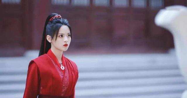杨超越|终于明白杨超越为何发展得这么顺了