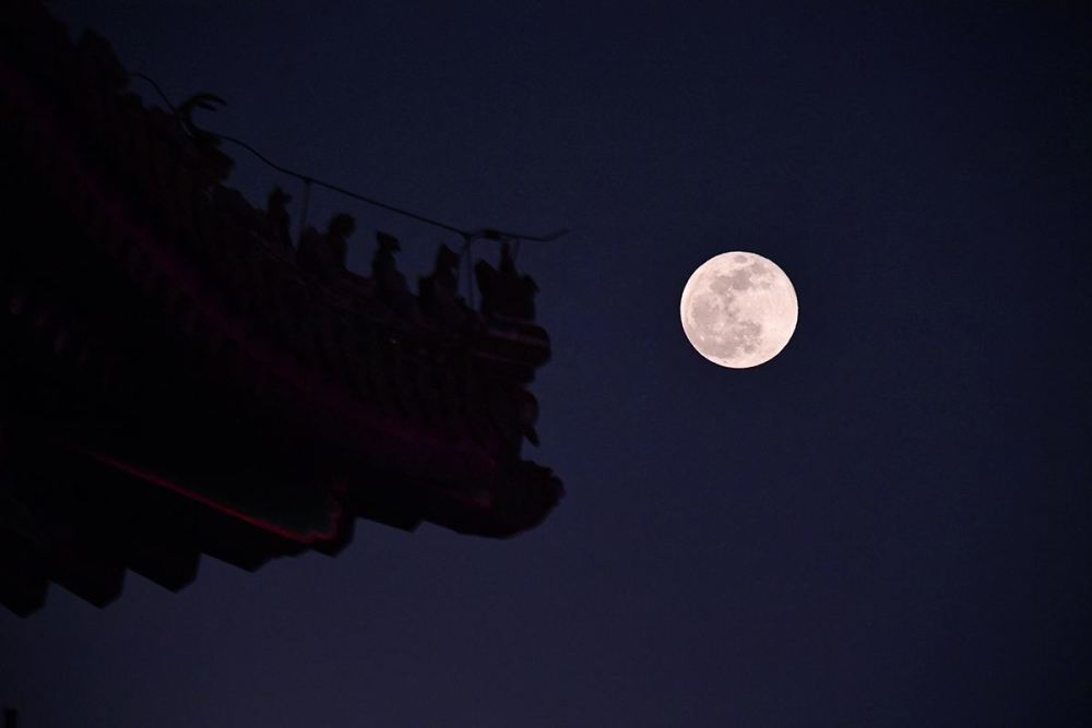 月球|月球不在太空，人们都被假象蒙骗了？它的真实位置你想象不到