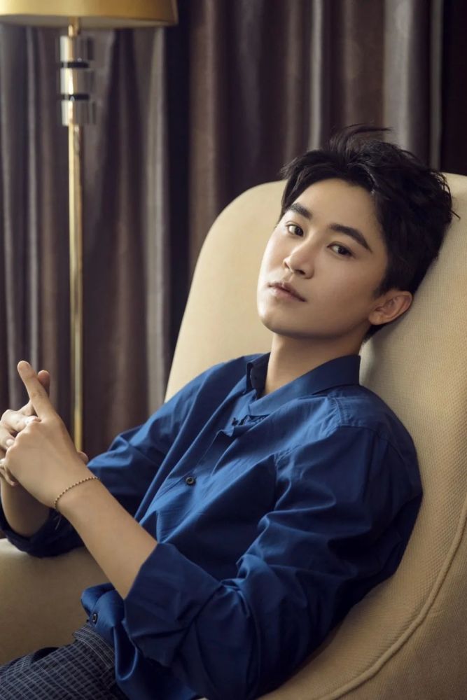 英姿勃发少年郎太子摩昂的尽情演绎