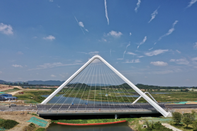 梅溪湖龙王港上又添五座新桥_腾讯新闻