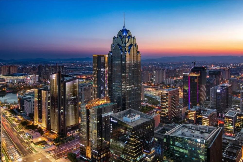 宁波的曼哈顿飞机划过宁波夜空时最醒目的地标在都市版图上南部商务区