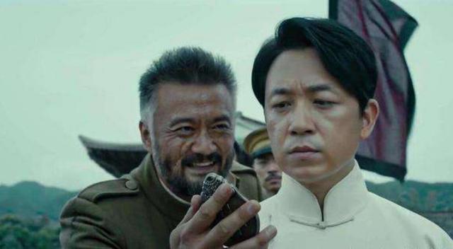 靳东|靳东把《精绝古城》演红了，为何反倒被鬼吹灯系列“抛弃”？